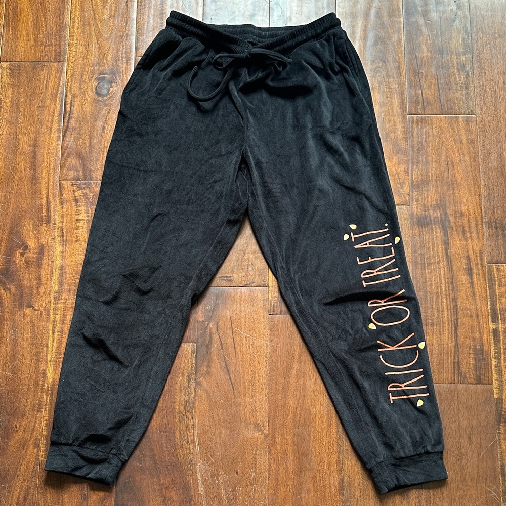 🎃Halloween Rae Dunn Black Velour Drawstring, Size M